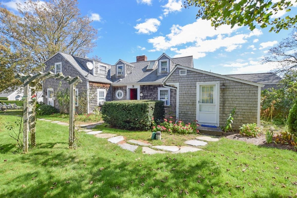 #422 - Mate's Quarters Main image